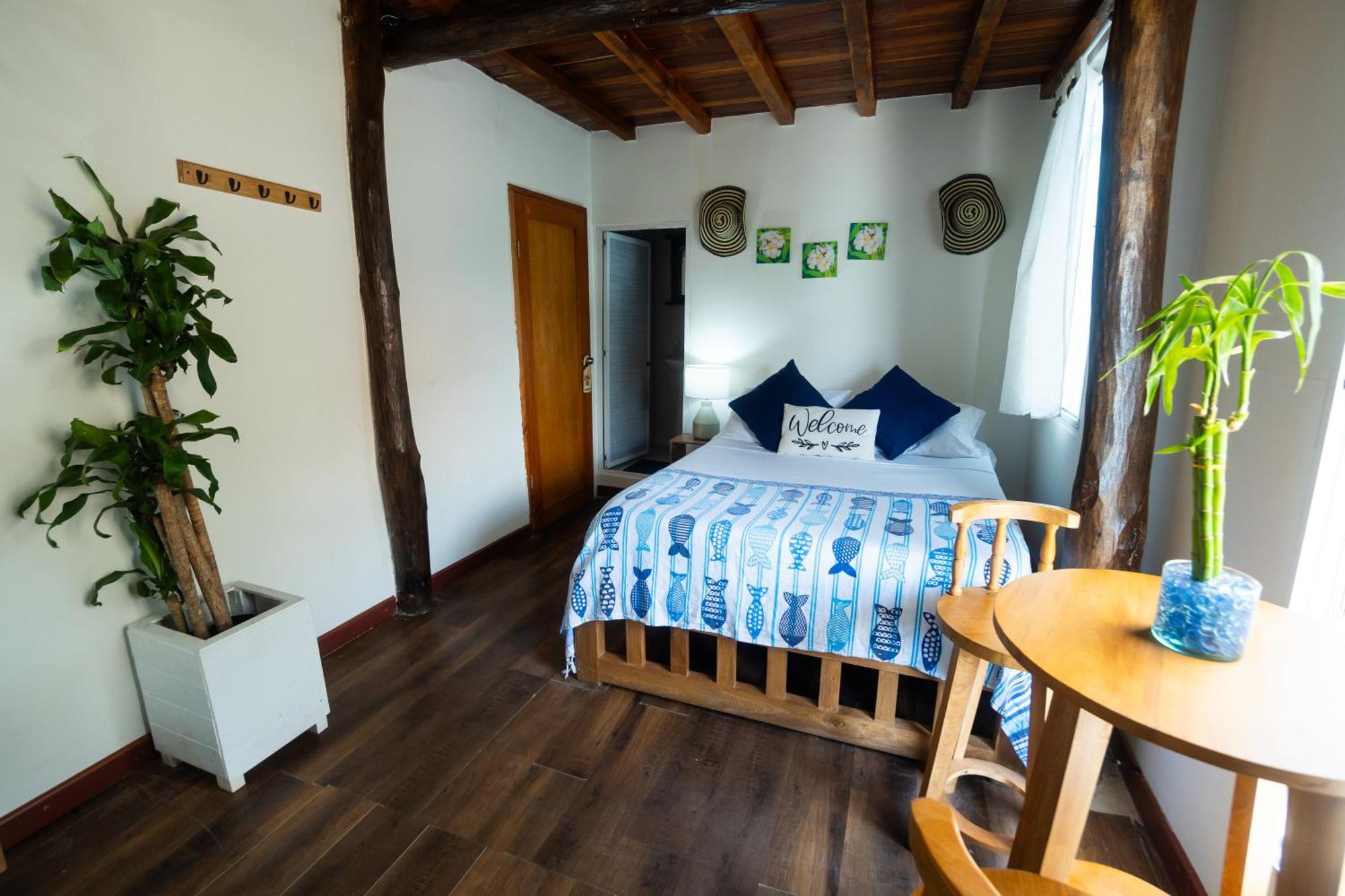 Cristal Blue Baru Hotel Pendales Екстериор снимка